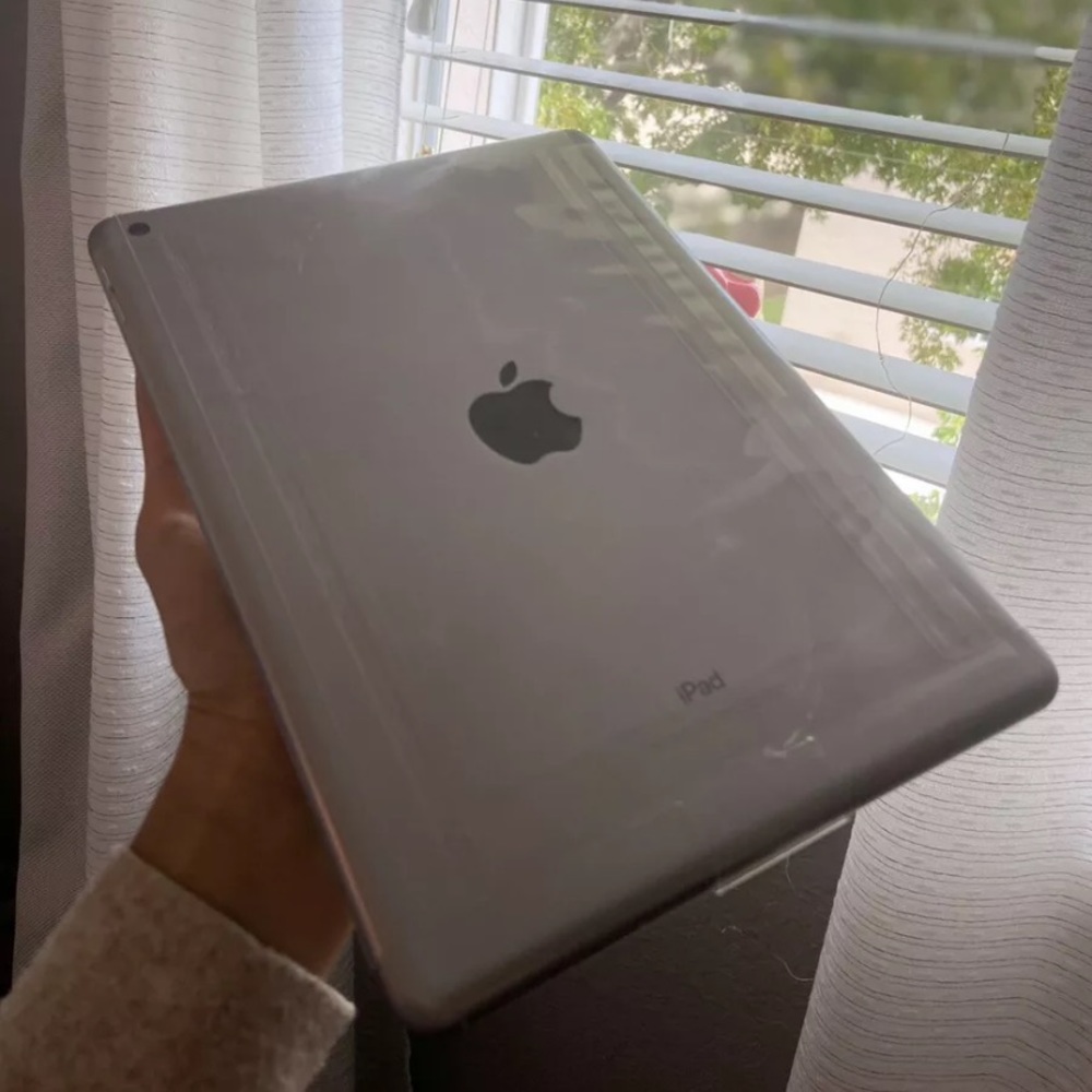 NEW! Never used. iPad 6th generation.